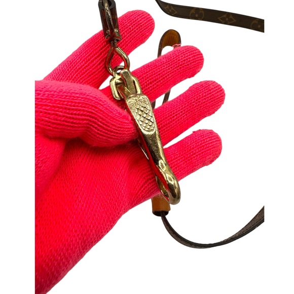 Louis Vuitton Dog Leash Monogram with Gold-Tone Hardware - Picture 7 of 11